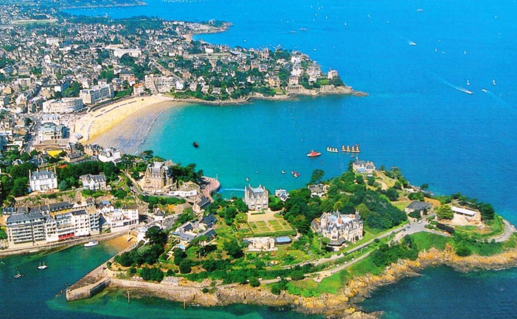 Duplex Hypercentre * Dinard